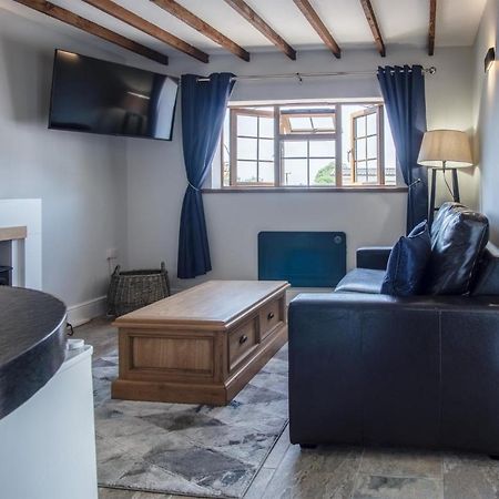 Honeysuckle Cottage - 1 Bedroom Cottage - Амрот Екстериор снимка