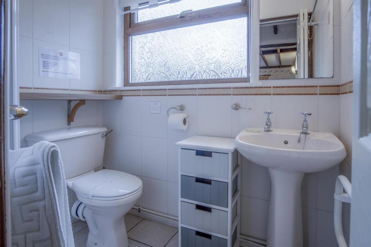 Honeysuckle Cottage - 1 Bedroom Cottage - Амрот Екстериор снимка