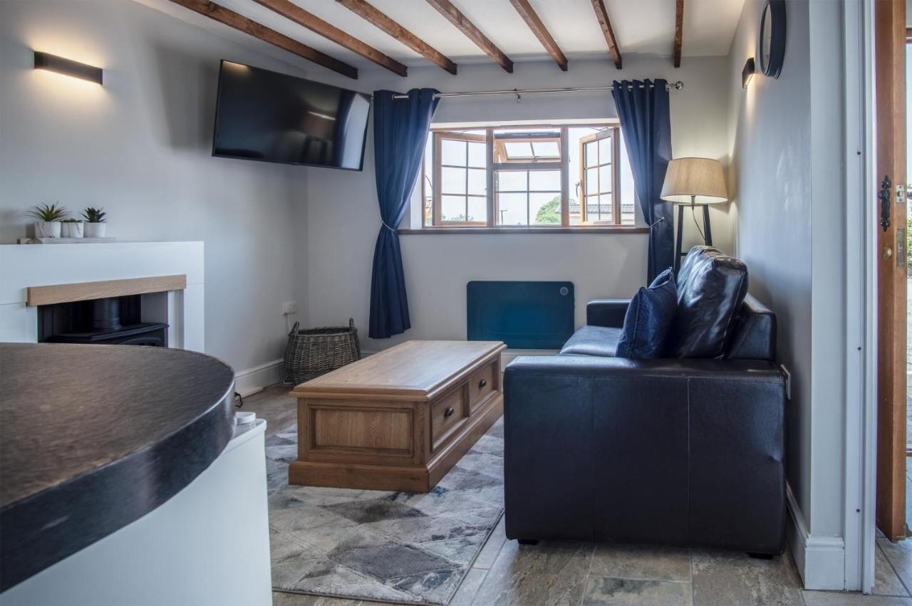 Honeysuckle Cottage - 1 Bedroom Cottage - Амрот Екстериор снимка