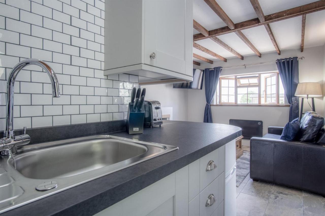 Honeysuckle Cottage - 1 Bedroom Cottage - Амрот Екстериор снимка